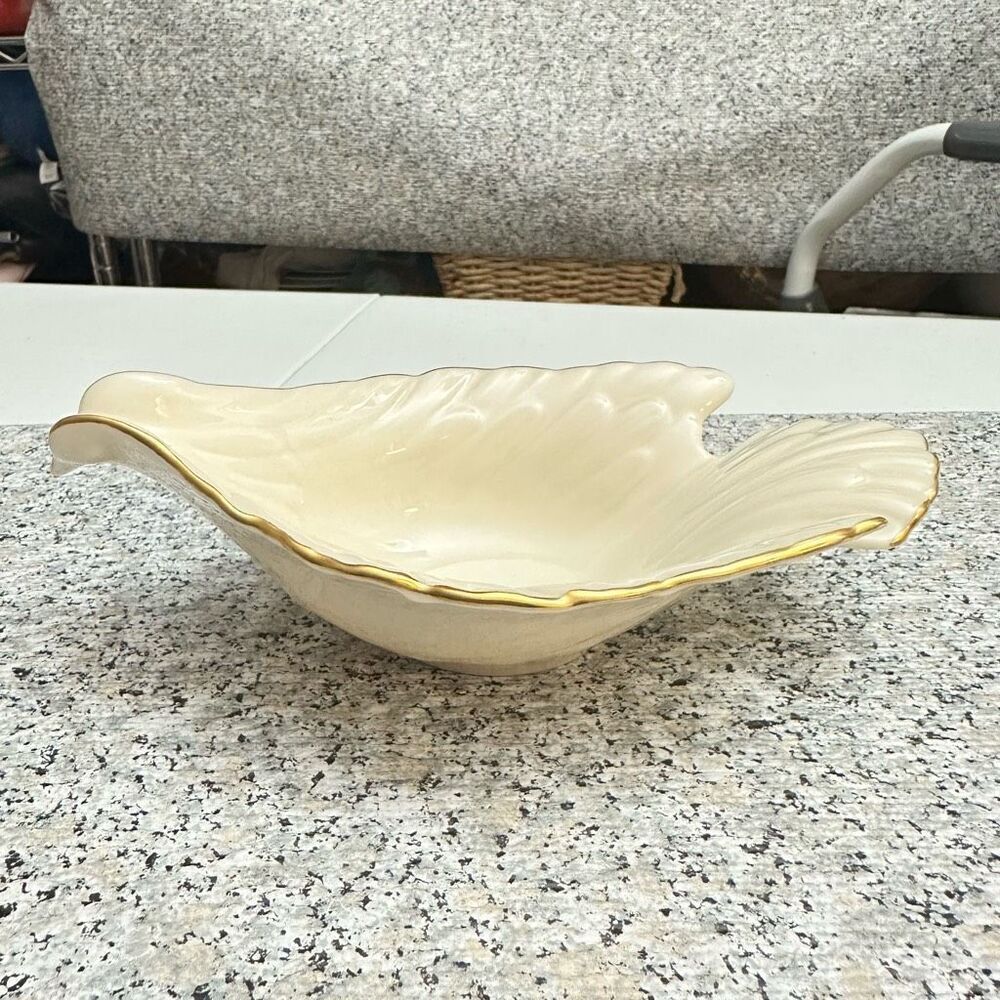 Lenox Classic Dove Dish Candy Trinket Dish Hand decorated With 24k Gold Vintage‎